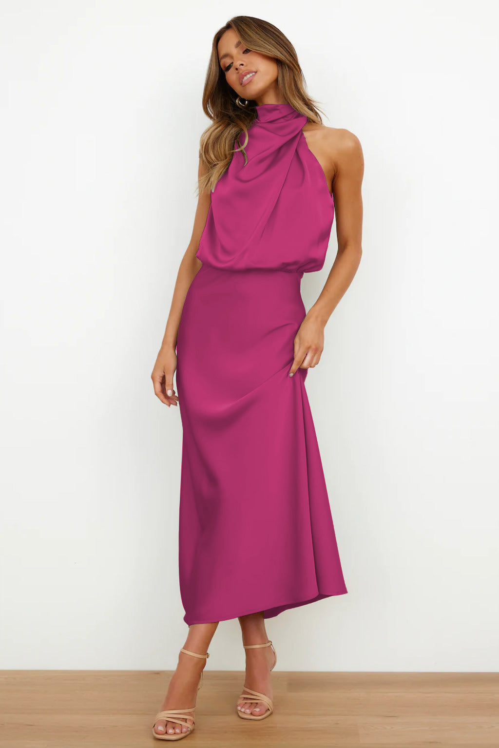 DIANA | Rochie lungă din satin cu decolteu tip halter