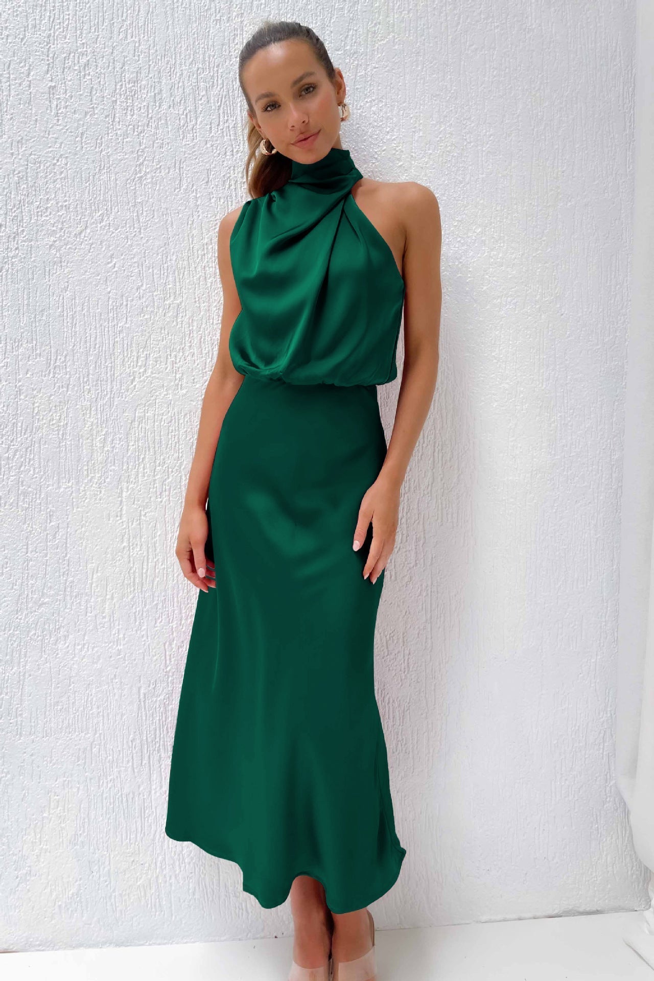 DIANA | Rochie lungă din satin cu decolteu tip halter