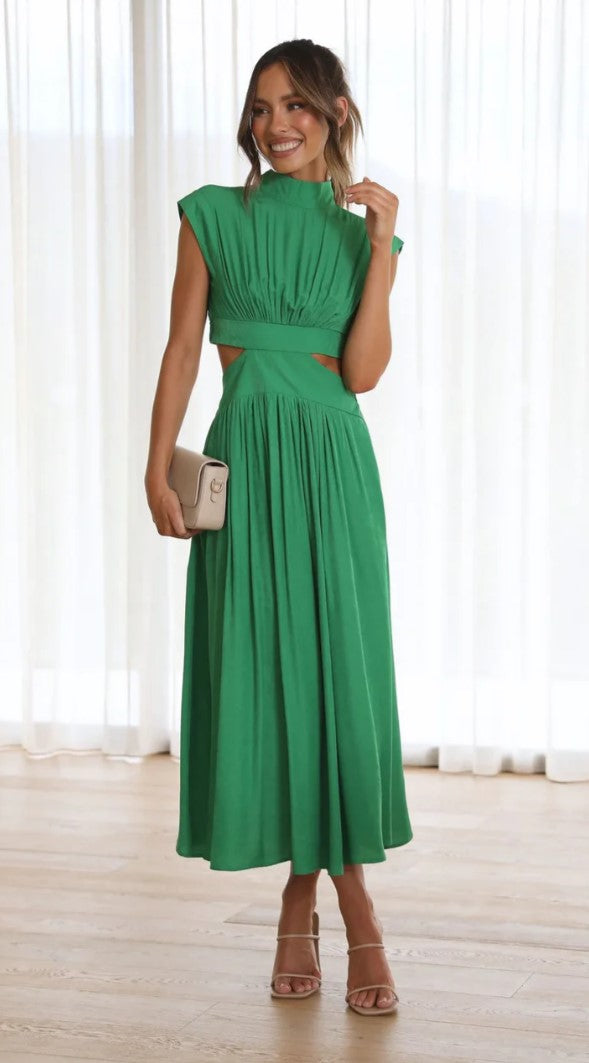 CARMEN | Rochie Elegantă cu Decolteu Atrăgător