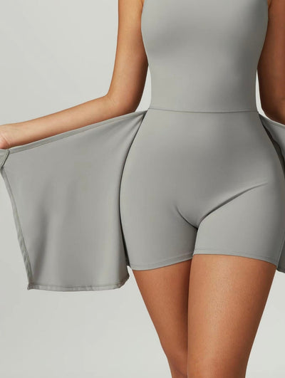 AUVORA | Rochie sport cu guler înalt și pantaloni scurți asortați