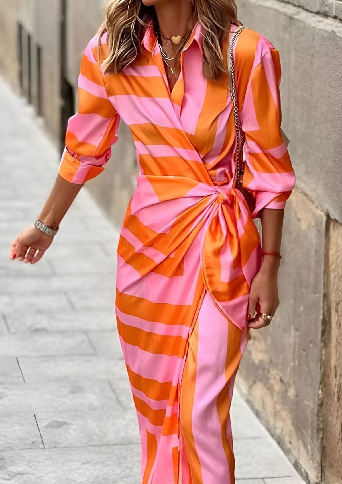 BELÉN | Rochie Elegantă cu Design Închis