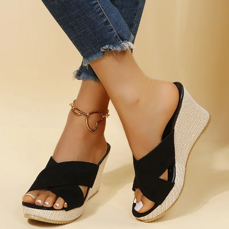 "JEVIE | Sandale Elegante cu Toc Înalt" can be rewritten as "JEVIE | Sandale Chic cu Toc Înalt".