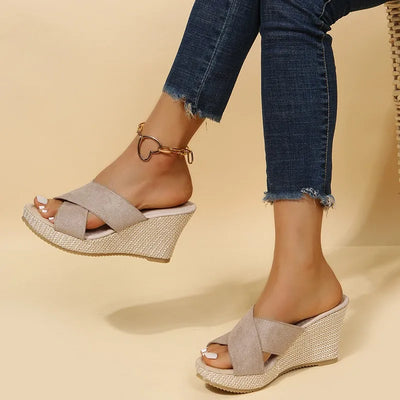 "JEVIE | Sandale Elegante cu Toc Înalt" can be rewritten as "JEVIE | Sandale Chic cu Toc Înalt".