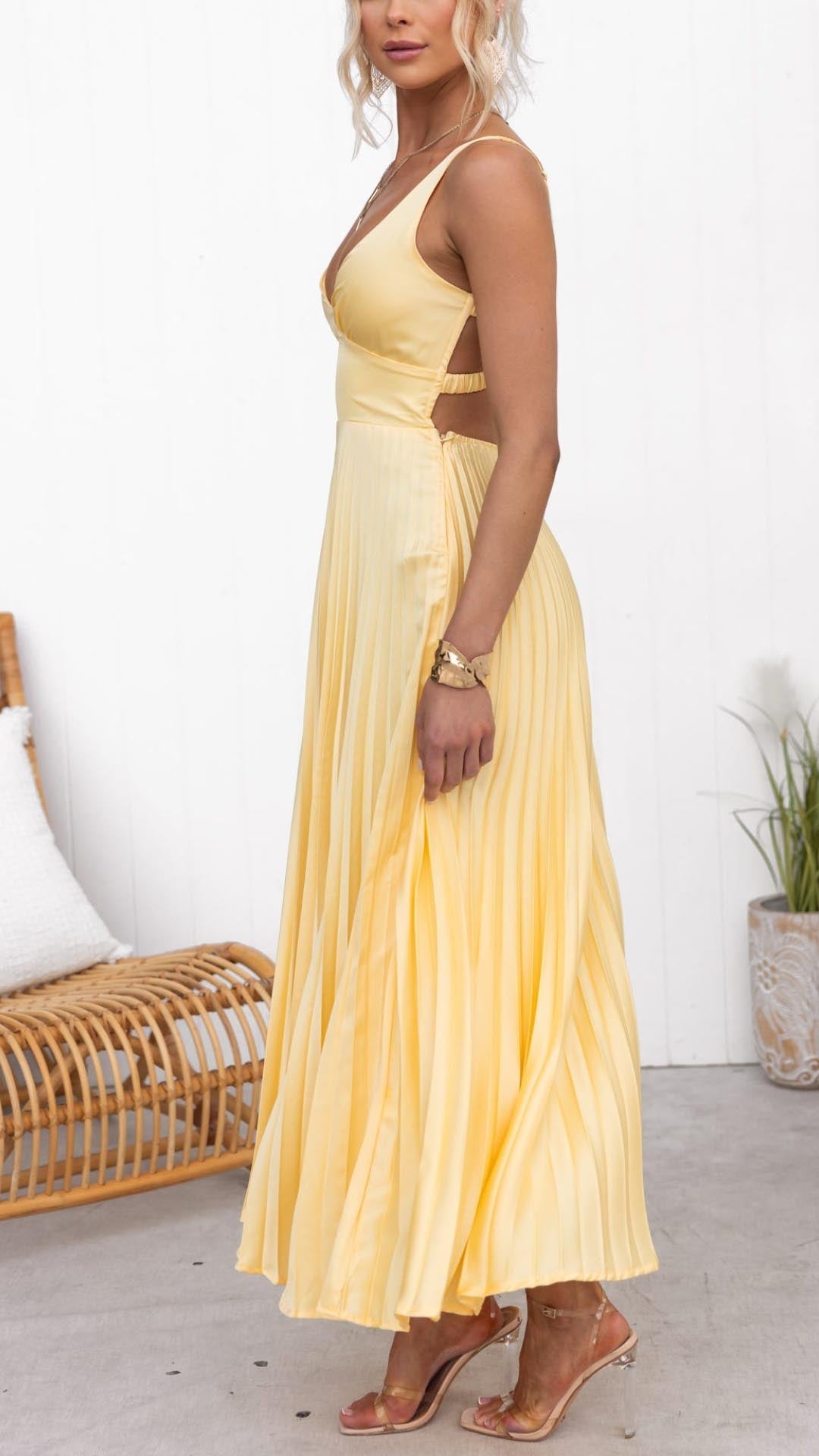 ABELLA | Rochie maxi perfectă pentru serile de apus