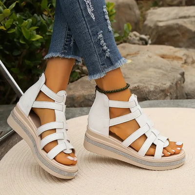 "CHLOE | Sandale Elegante cu Toc Înalt" can be rewritten as "CHLOE | Sandale Rafinate cu Toc Înalt".