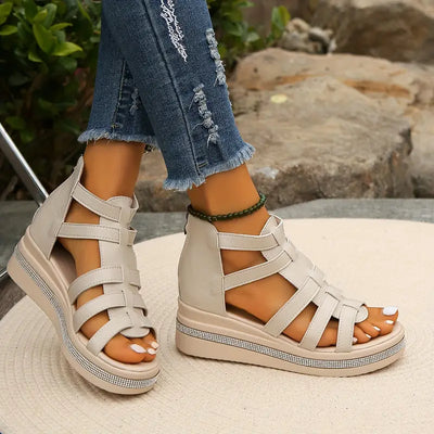 "CHLOE | Sandale Elegante cu Toc Înalt" can be rewritten as "CHLOE | Sandale Rafinate cu Toc Înalt".